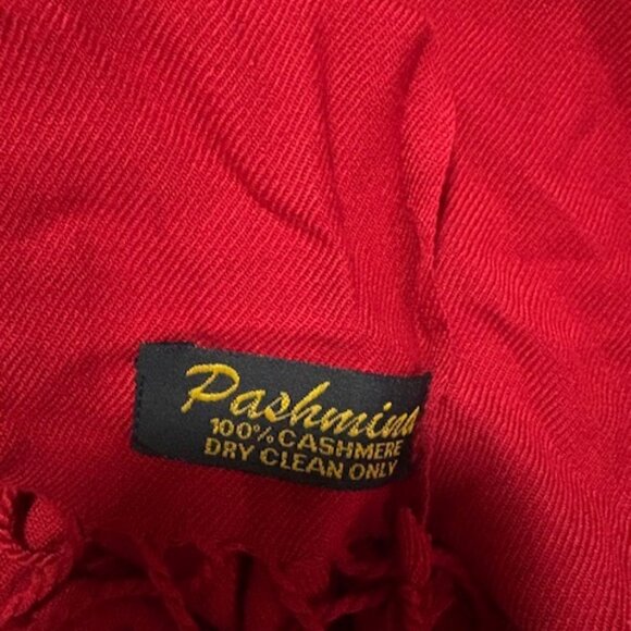Pashmina  red wrap  78 inches long including 4 inch fringe 30 inches wide - Picture 1 of 4